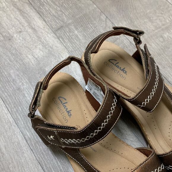 Womens NWOT Clarks Roseville Mae Flat Metallic Leather Strap Sandals - Picture 3 of 7